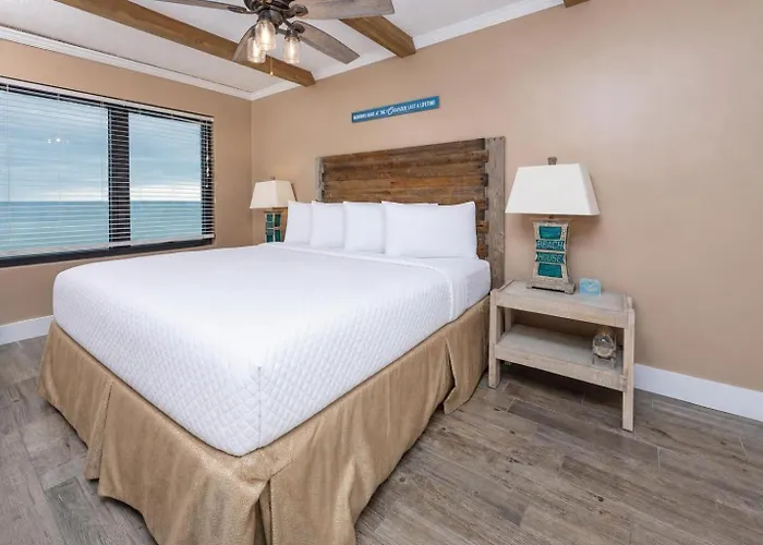 Island Winds East 702 Apartment